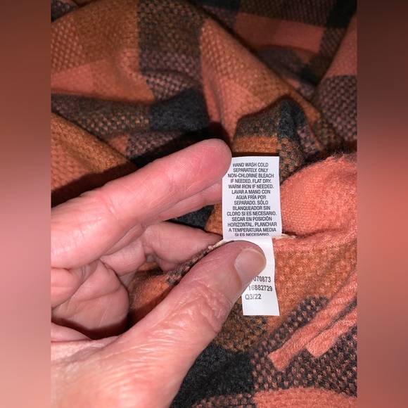 NWOT Unisex Universal Thread Soft Plaid Blanket Wrap Scarf With Twisted Fringe - Picture 6 of 7